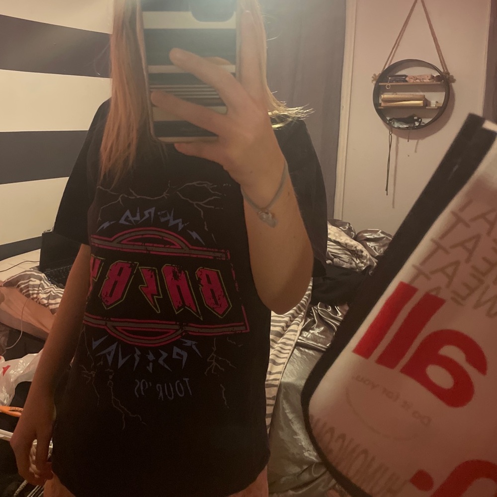 adika tshirt